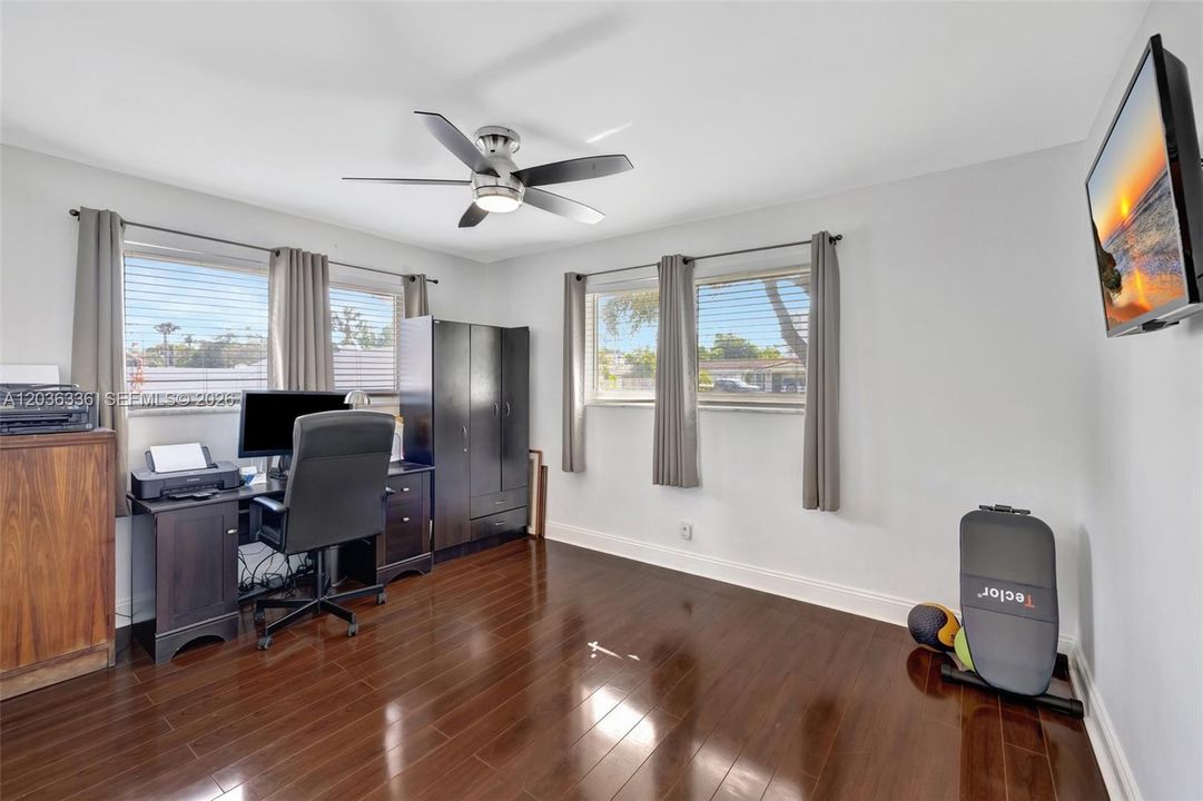 For Sale: $725,000 (3 beds, 3 baths, 1959 Square Feet)
