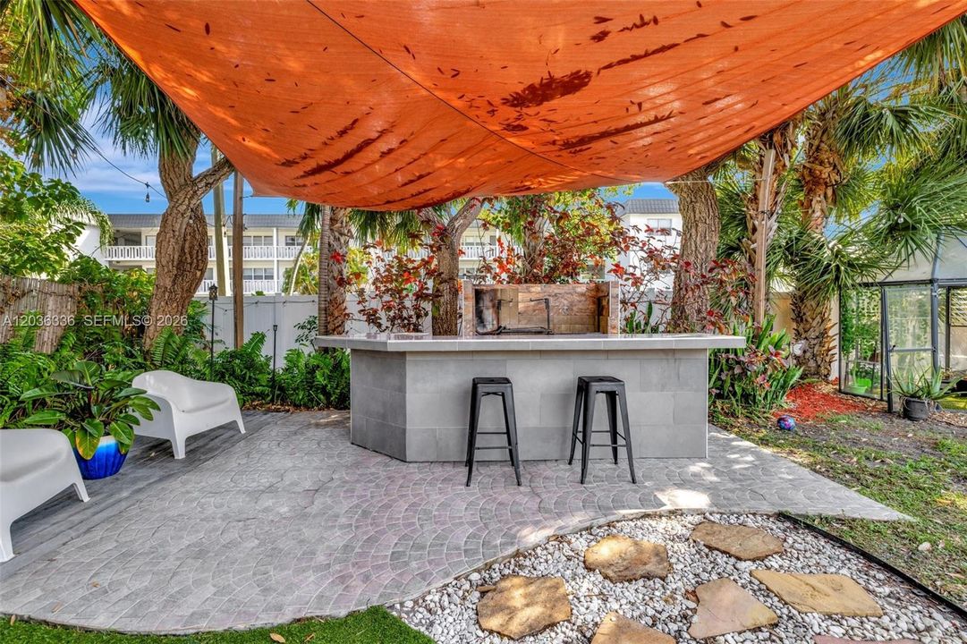 For Sale: $725,000 (3 beds, 3 baths, 1959 Square Feet)