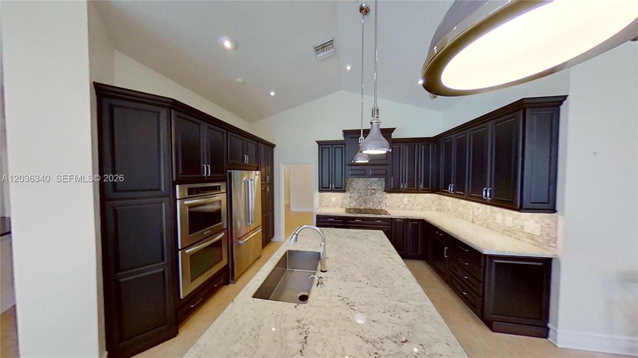 For Rent: $9,500 (5 beds, 4 baths, 3704 Square Feet)