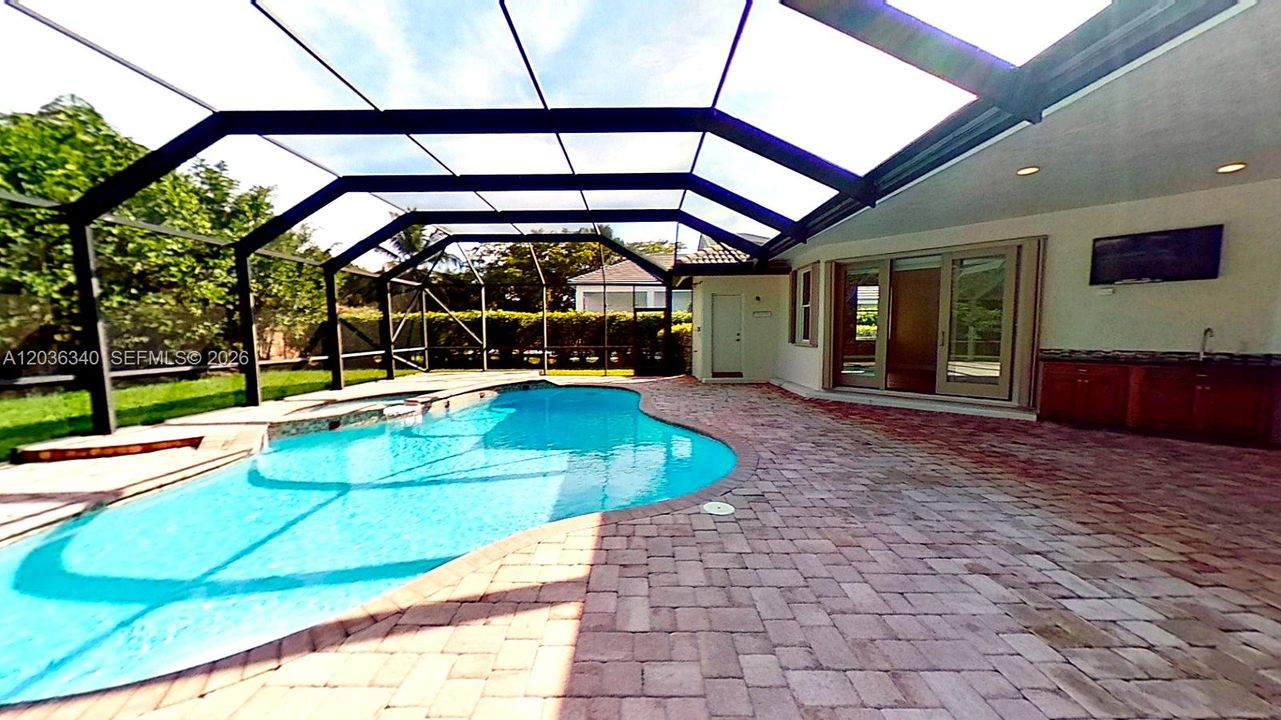 For Rent: $9,500 (5 beds, 4 baths, 3704 Square Feet)