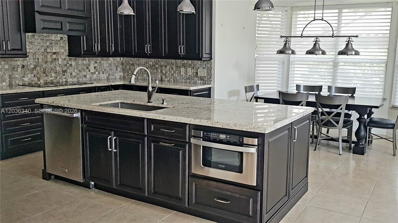 For Rent: $9,500 (5 beds, 4 baths, 3704 Square Feet)