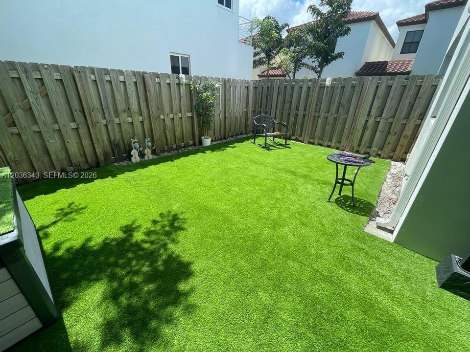 En Venta: $770,000 (4 camas, 3 baños, 1895 Pies cuadrados)