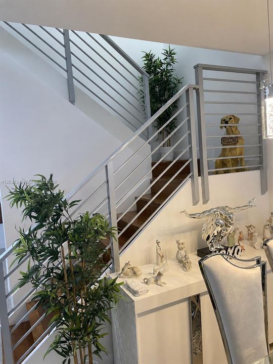 En Venta: $770,000 (4 camas, 3 baños, 1895 Pies cuadrados)