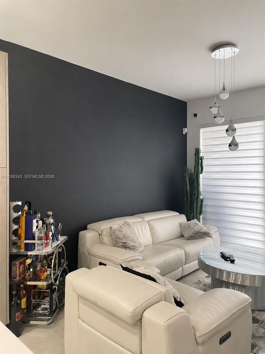 En Venta: $770,000 (4 camas, 3 baños, 1895 Pies cuadrados)