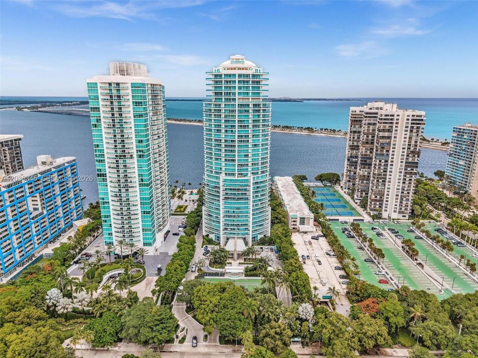 En Venta: $2,650,000 (2 camas, 2 baños, 2320 Pies cuadrados)