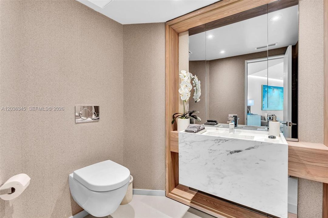 En Venta: $2,650,000 (2 camas, 2 baños, 2320 Pies cuadrados)