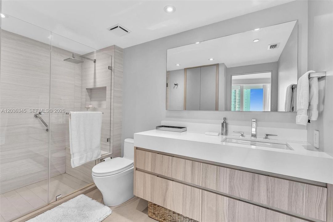 En Venta: $2,650,000 (2 camas, 2 baños, 2320 Pies cuadrados)