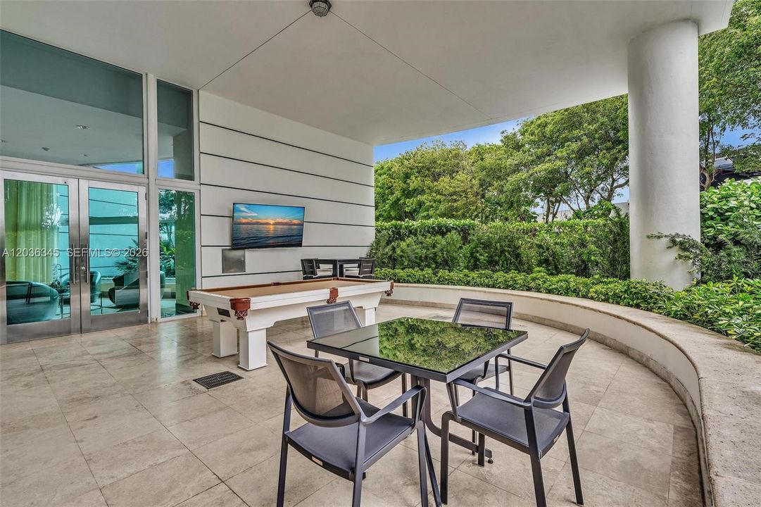 En Venta: $2,650,000 (2 camas, 2 baños, 2320 Pies cuadrados)