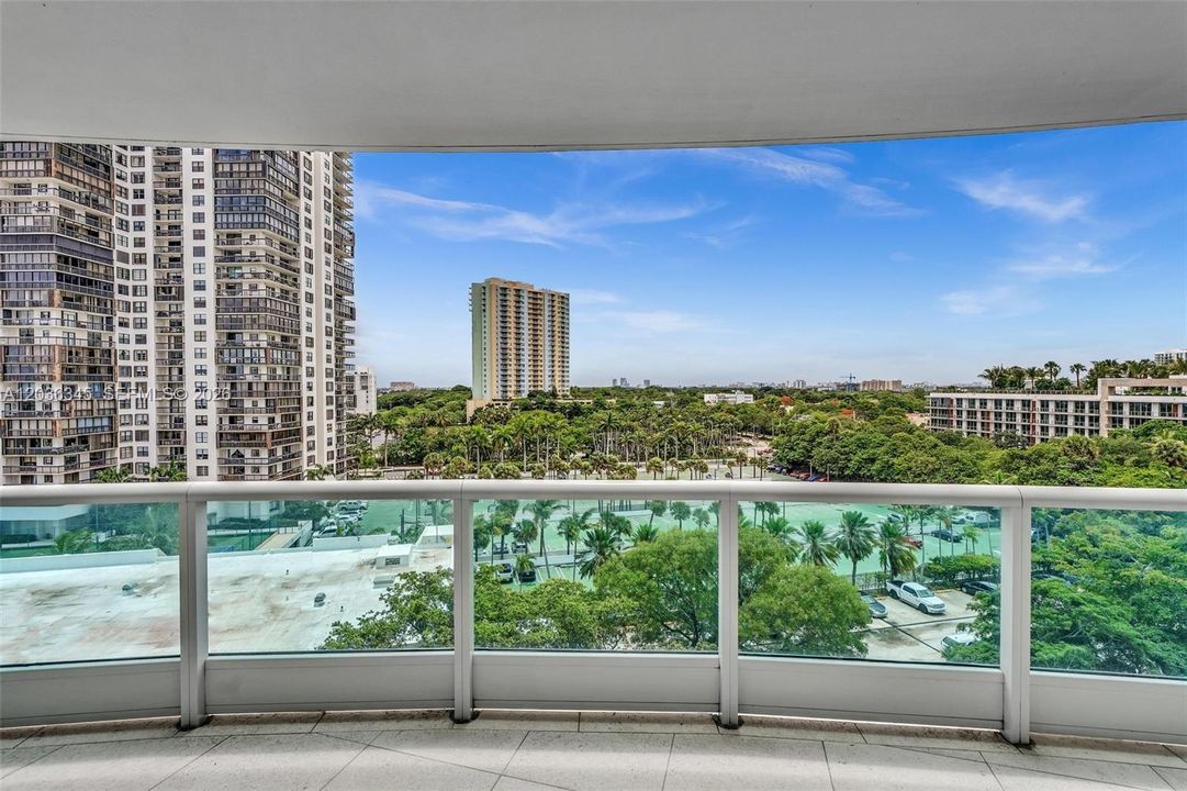 En Venta: $2,650,000 (2 camas, 2 baños, 2320 Pies cuadrados)