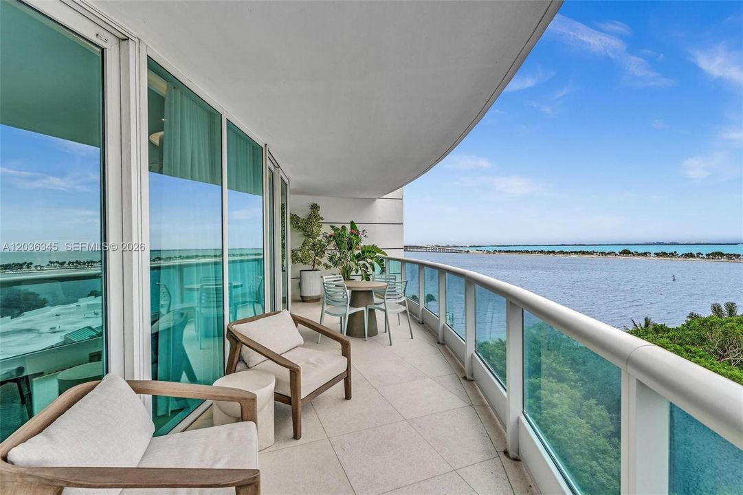En Venta: $2,650,000 (2 camas, 2 baños, 2320 Pies cuadrados)