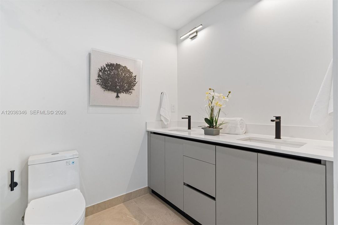 For Sale: $659,900 (3 beds, 2 baths, 1633 Square Feet)