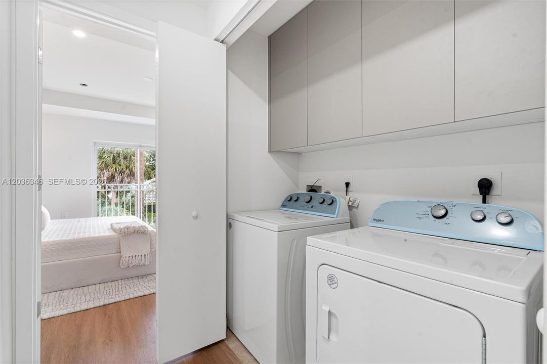 For Sale: $659,900 (3 beds, 2 baths, 1633 Square Feet)