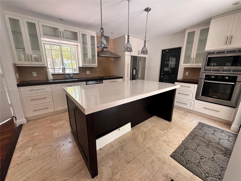 В аренду: $6,300 (3 спален, 2 ванн, 1584 Квадратных фут)