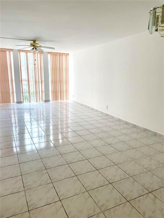 For Rent: $1,850 (1 beds, 11 baths, 820 Square Feet)