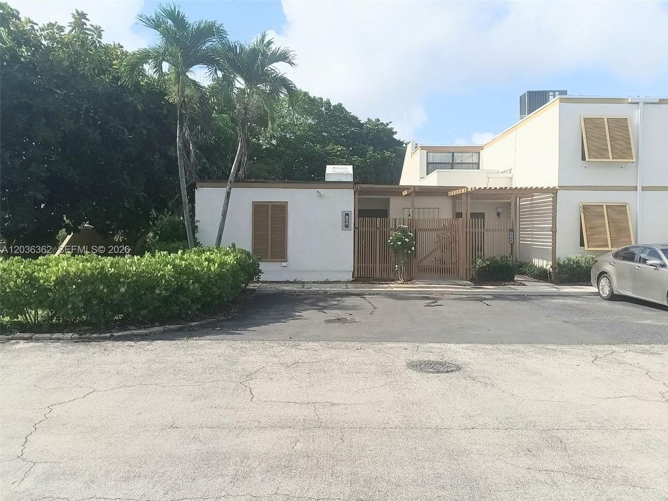 For Sale: $535,000 (2 beds, 2 baths, 1458 Square Feet)