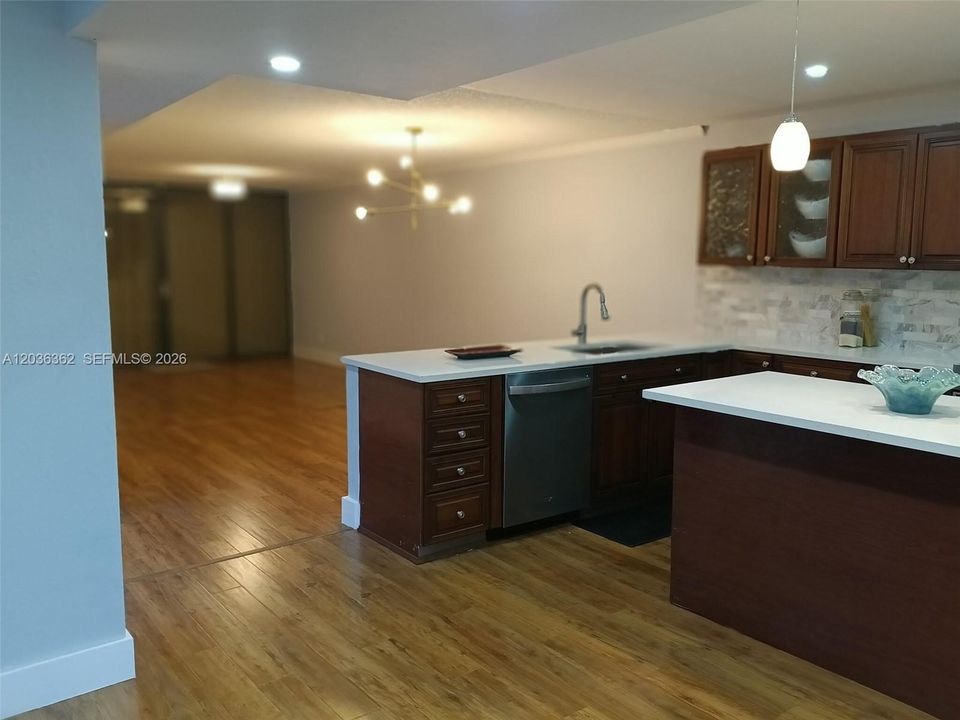 For Sale: $535,000 (2 beds, 2 baths, 1458 Square Feet)
