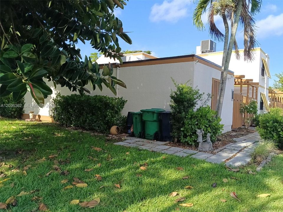 For Sale: $535,000 (2 beds, 2 baths, 1458 Square Feet)