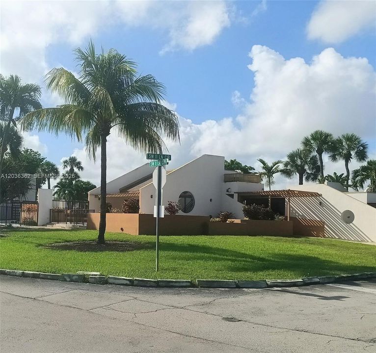 For Sale: $535,000 (2 beds, 2 baths, 1458 Square Feet)