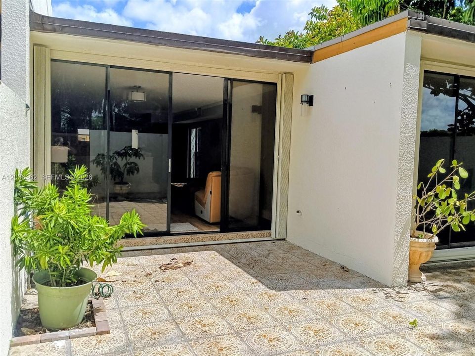 For Sale: $535,000 (2 beds, 2 baths, 1458 Square Feet)