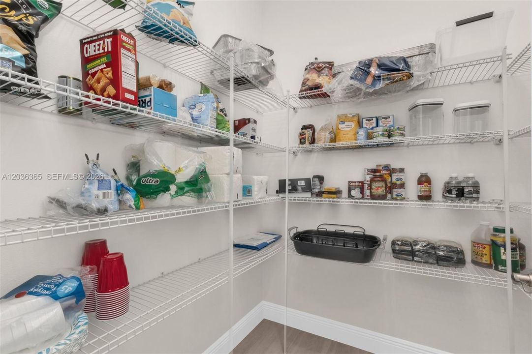 На продажу: $995,000 (3 спален, 2 ванн, 0 Квадратных фут)