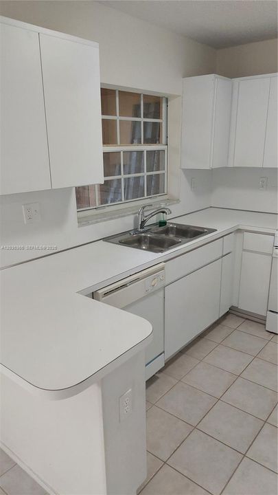 For Rent: $2,850 (3 beds, 2 baths, 1535 Square Feet)
