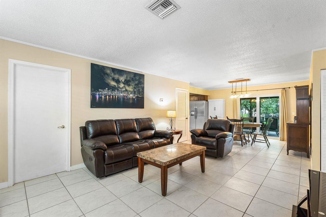 008-1108SonataWay-RoyalPalmBeach-FL-3341