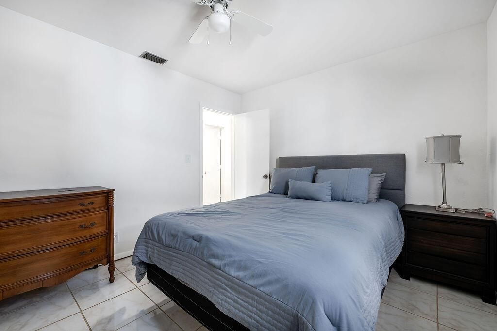 3400NW39thSt.LauderdaleLakes-25