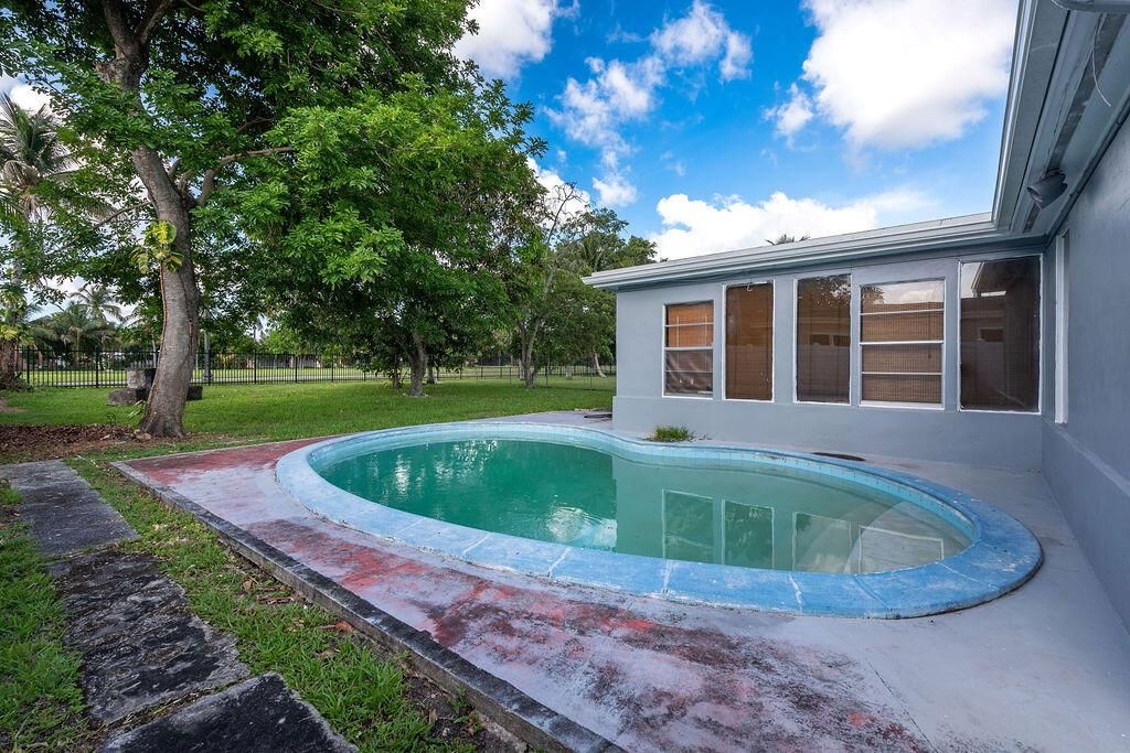 3400NW39thSt.LauderdaleLakes-6