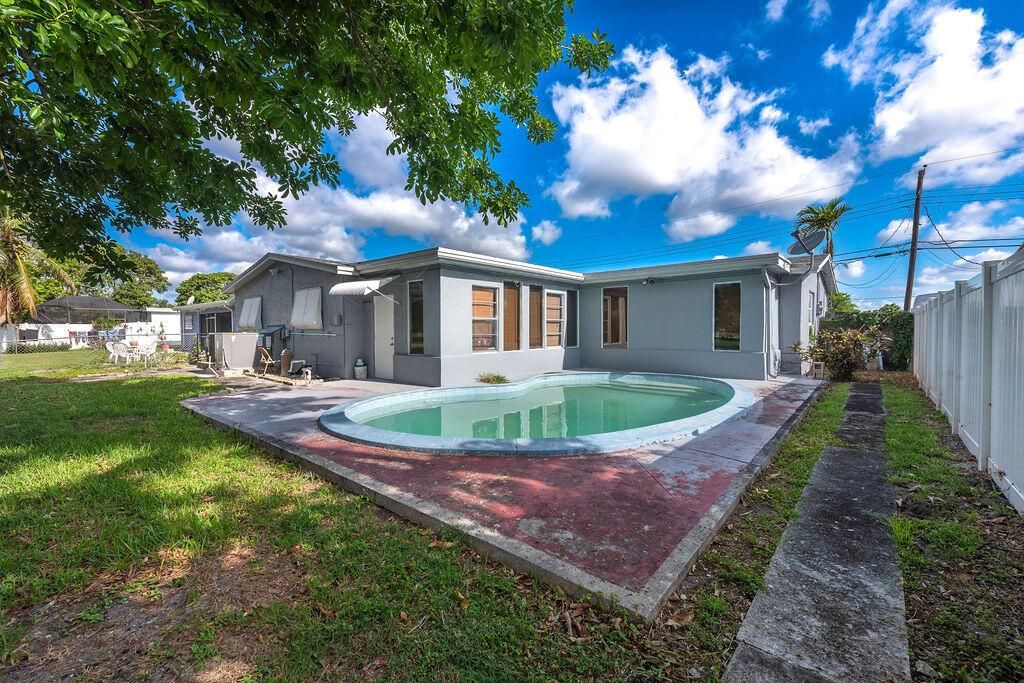 3400NW39thSt.LauderdaleLakes-3