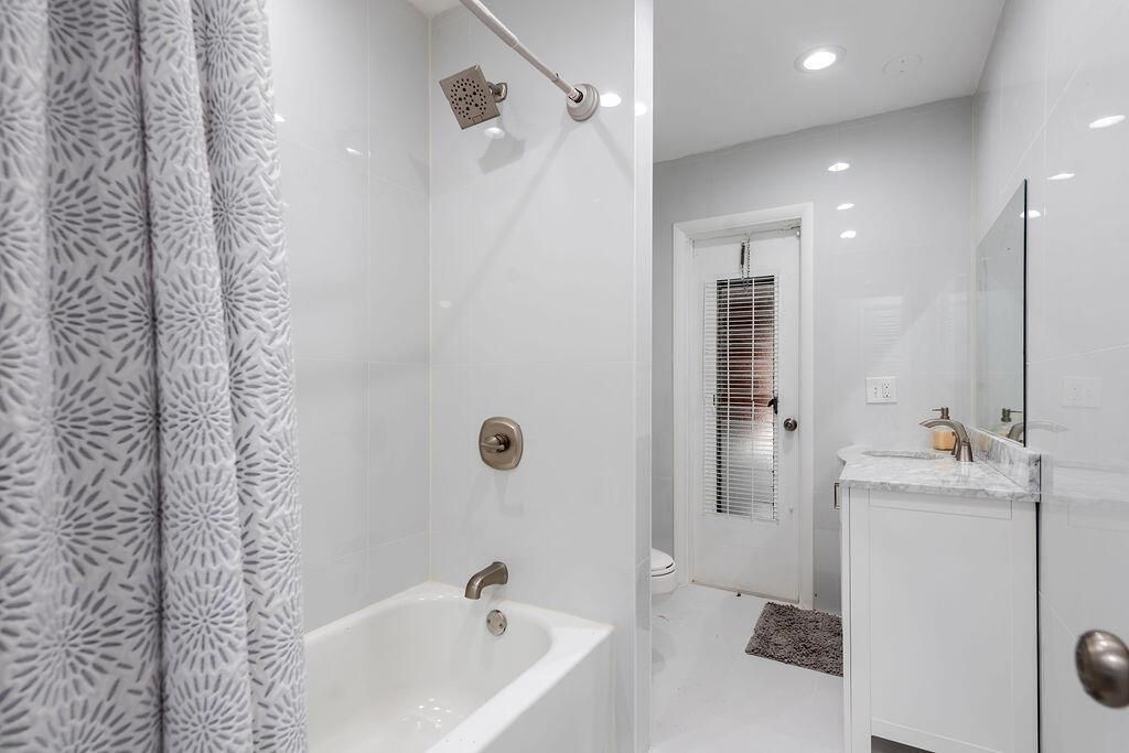3400NW39thSt.LauderdaleLakes-27