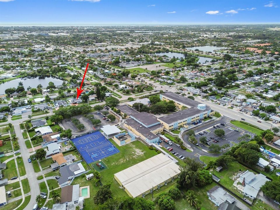 00046 - 124 Davis Rd