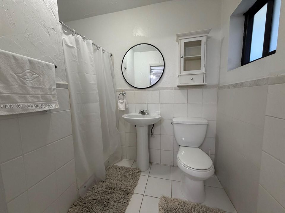 For Rent: $1,500 (1 beds, 1 baths, 1396 Square Feet)
