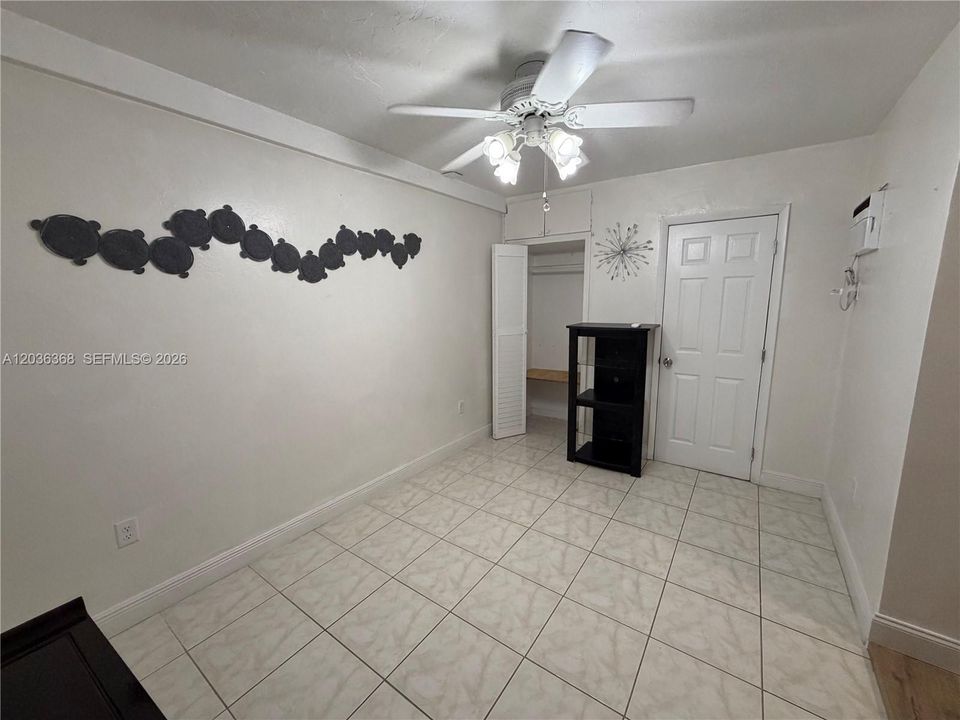 For Rent: $1,500 (1 beds, 1 baths, 1396 Square Feet)