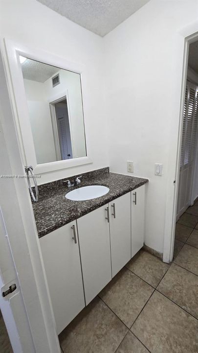 En Renta: $1,650 (1 camas, 1 baños, 700 Pies cuadrados)