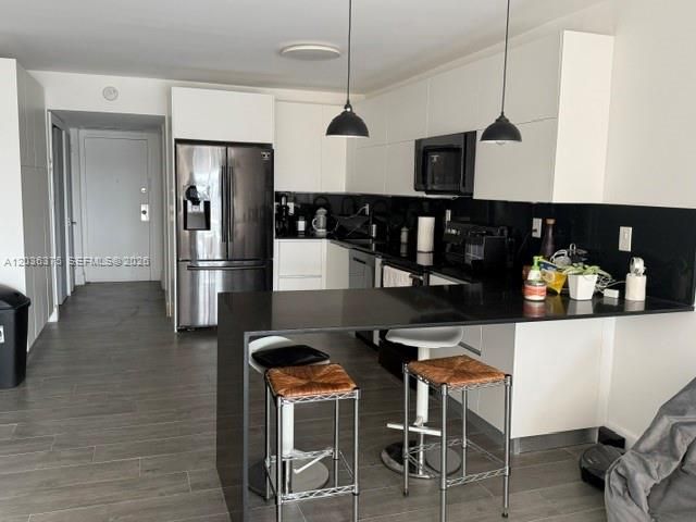 For Rent: $3,800 (3 beds, 2 baths, 1250 Square Feet)