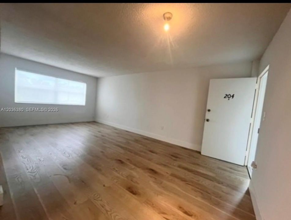 В аренду: $2,000 (1 спален, 1 ванн, 638 Квадратных фут)