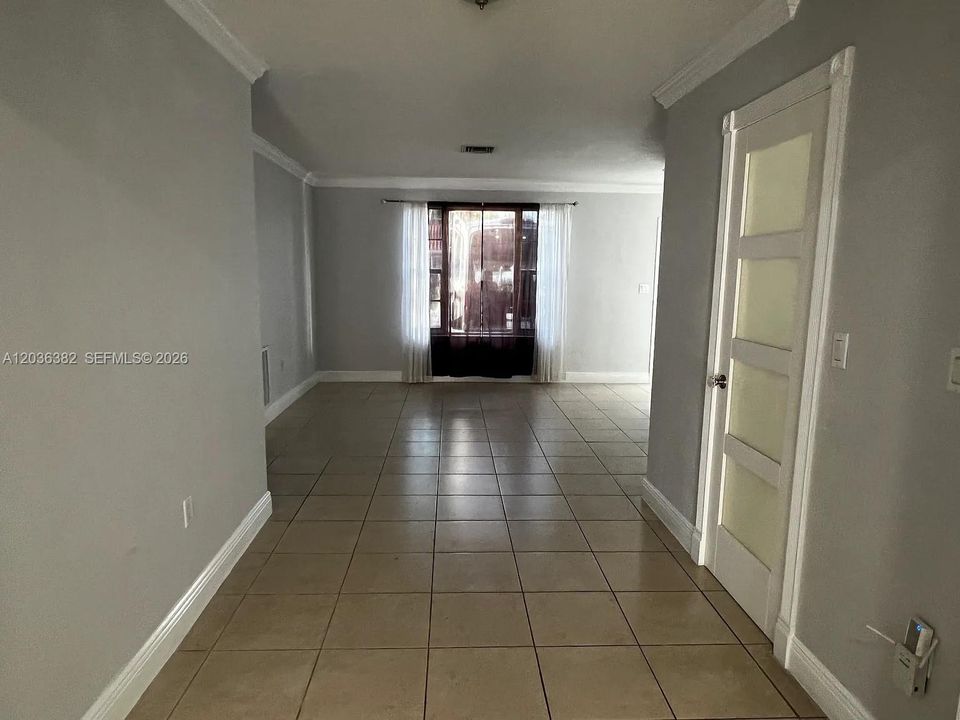 En Venta: $749,900 (4 camas, 2 baños, 1516 Pies cuadrados)