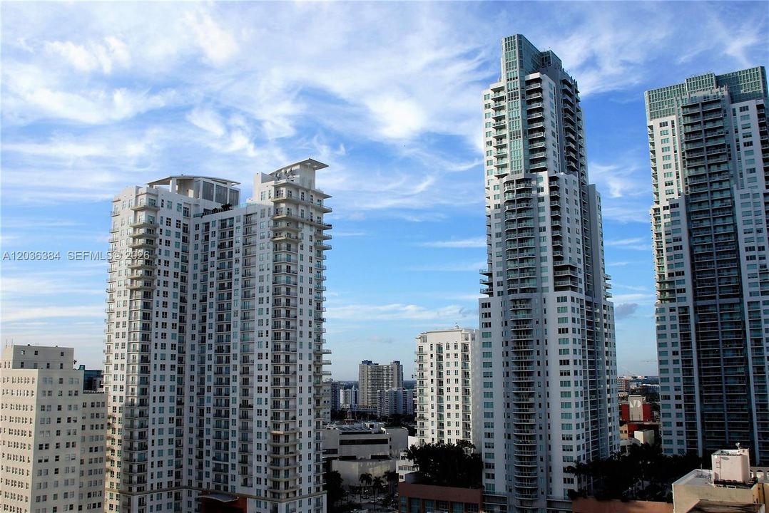 В аренду: $2,325 (0 спален, 1 ванн, 567 Квадратных фут)