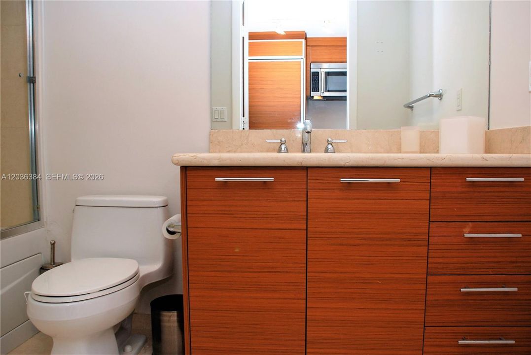 В аренду: $2,325 (0 спален, 1 ванн, 567 Квадратных фут)