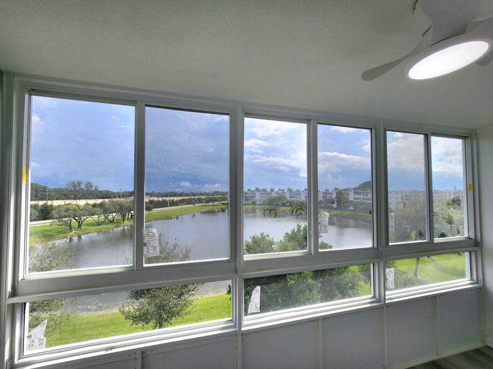 4047 Huricane window lake view pic 5