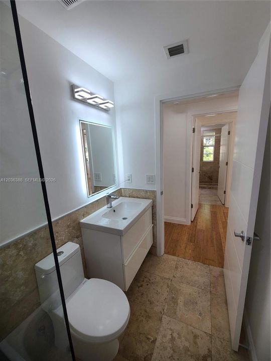 For Rent: $3,000 (2 beds, 2 baths, 750 Square Feet)