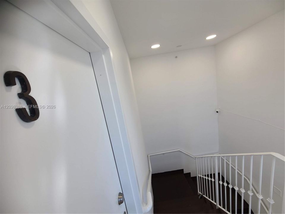 For Rent: $3,000 (2 beds, 2 baths, 750 Square Feet)