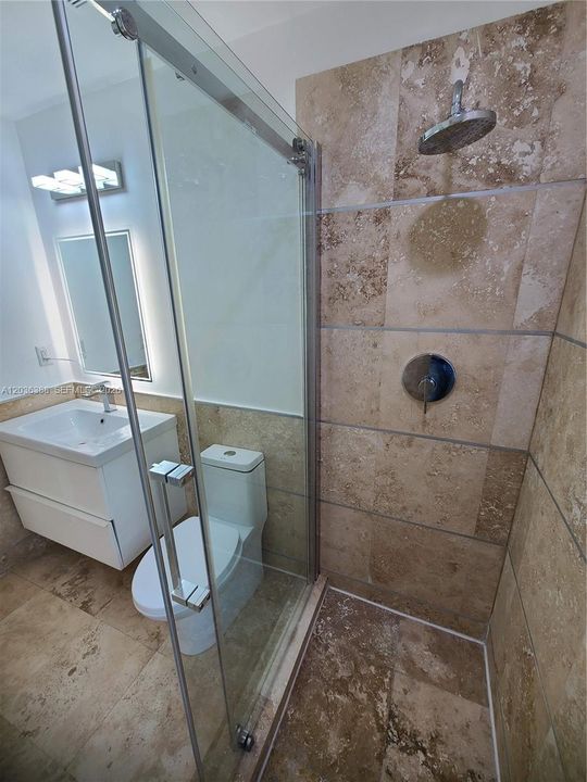 For Rent: $3,000 (2 beds, 2 baths, 750 Square Feet)