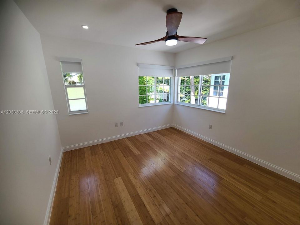 For Rent: $3,000 (2 beds, 2 baths, 750 Square Feet)