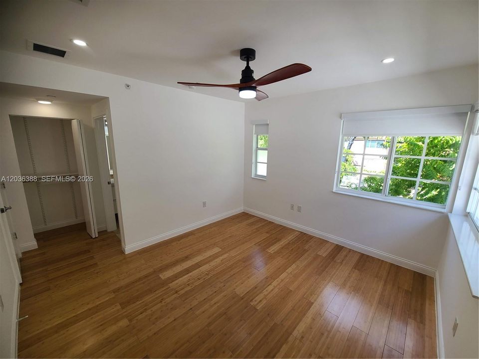 For Rent: $3,000 (2 beds, 2 baths, 750 Square Feet)