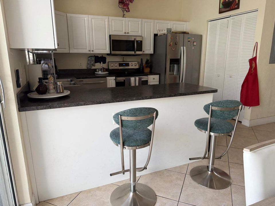 3829 Kitchen Photo 3 IMG_4657