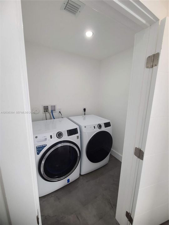 En Renta: $6,000 (3 camas, 3 baños, 1750 Pies cuadrados)