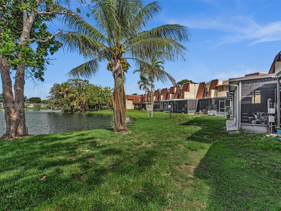 For Sale: $255,000 (2 beds, 1 baths, 1040 Square Feet)
