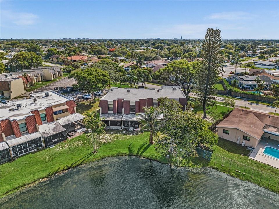 For Sale: $255,000 (2 beds, 1 baths, 1040 Square Feet)
