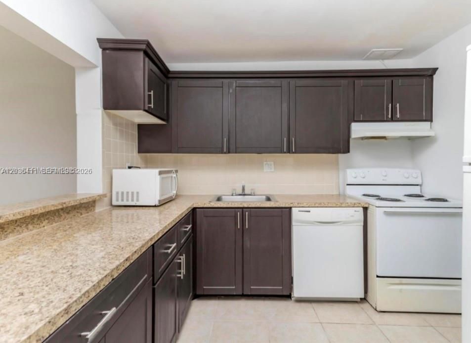 В аренду: $2,050 (2 спален, 2 ванн, 949 Квадратных фут)